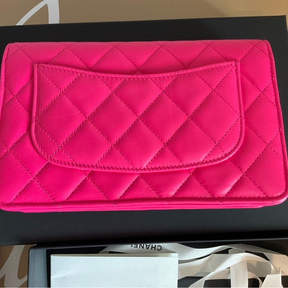 BRAND NEW CHANEL Wallet on Chain 24c - Picture 5 of 9